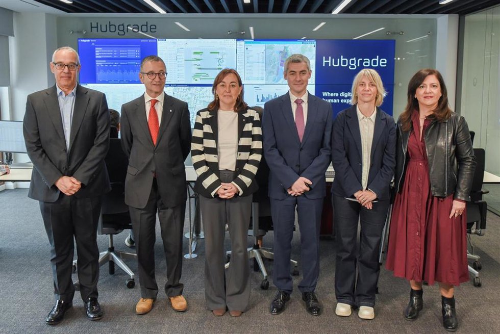 (I-D) Oriol Mas (Veolia), Jordi Terrades (Generalitat), La Consellera Sílvia Paneque, Daniel Tugues (Veolia), La Alcaldesa Alba Barnusell Y La Diputada En El Congreso De Los Diputados Andrea Canelo