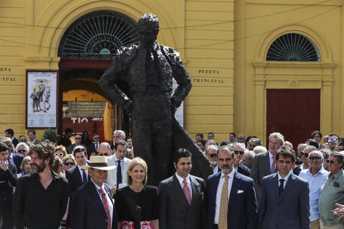 Imágenes de la inauguración del monumento a Rafael de Paula en la Plaza de Toros. A 15 de mayo de 2026 en Jerez de la Frontera, Cádiz (Andalucía, España). 