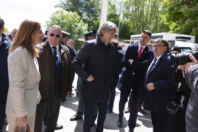 Carlos Martínez en la visita a la Feria de Almazán.