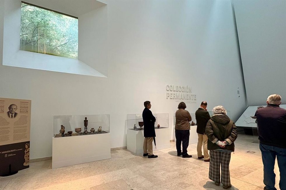 Cultura incorpora al Museo Arqueológico el legado de Manuel Bayón, formado por 243 piezas de gran valor histórico y artístico.