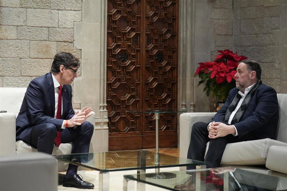 Archivo - El presidente de la Generalitat, Salvador Illa, se reúne con el presidente de ERC, Oriol Junqueras, a 9 de enero de 2026, en Barcelona, Cataluña (España). La reunión se produce un día después de que el presidente de Esquerra se reuniera con el p