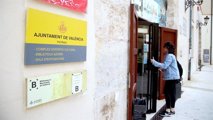 Cinc biblioteques municipals obrin des d'avui les 24 hores per a donar servei en època d'exàmens