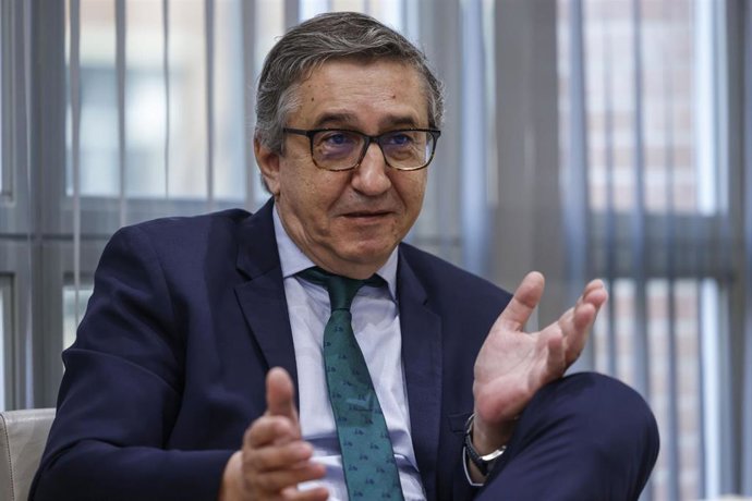 Archivo - El conseller de Economía, Hacienda y Administración Pública, José Antonio Rovira, en una imagen de archivo