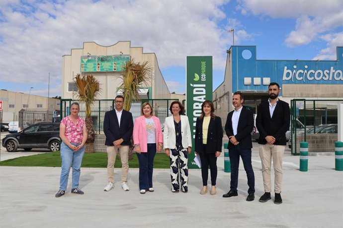 Inauguració del primer ecoparque fix del Consorci Vega Baixa Sostenible a Almoradí, en el polígon Las Maromas