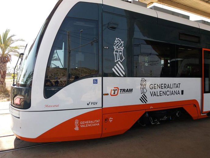 Archivo - Arxiu - Imatge d'arxiu d'un tren del TRAM d'Alacant