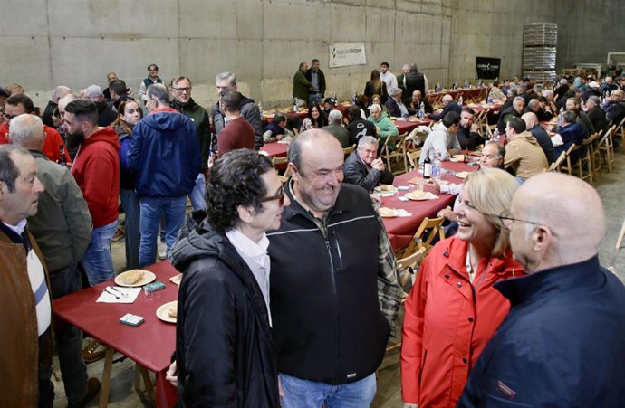 Más de 200 profesionales del sector primario celebran San Isidro con la cooperativa Valles Unidos del Asón