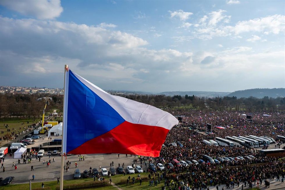 Archivo - Bandera de República Checa (Archivo)