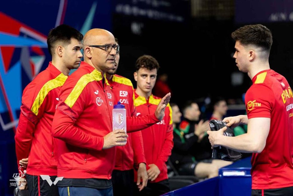 Alfredo Carneros releva a Víctor Sánchez al frente de la selección española masculina de tenis de mesa