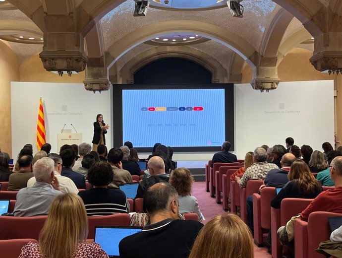 La primera sesión de formación sobre el uso de la IA a empleados públicos