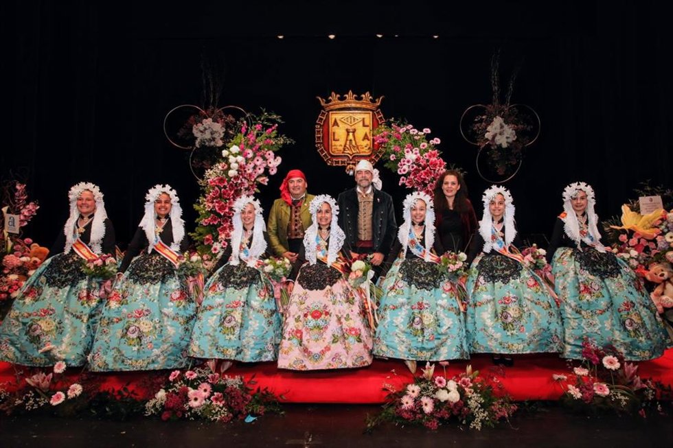 Alicante proclama a Leire Arellano Ruiz como Bellea del Foc Infantil 2026 en el Teatre Principal.