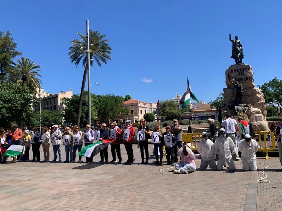 Concentración en la plaza de España en apoyo a Palestina