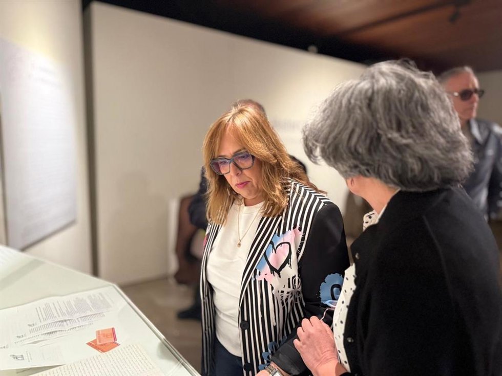 La viceconsejera de Cultura y Deportes, Carmen Teresa Olmedo, durante la inauguración de la exposición 'Historia de una amistad. El Museo de Albacete y su Asociación de Amigos'.