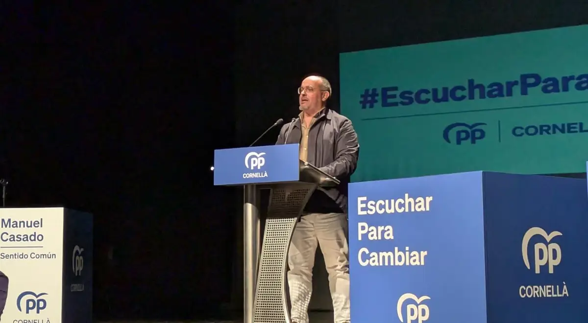 Alejandro Fernández, presidente del PP de Catalunya, en un acto del partido en Cornellà de Llobregat (Barcelona)