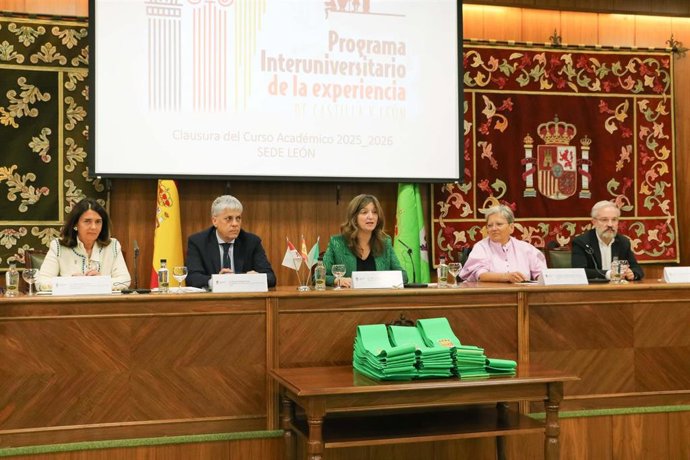 La ULE gradúa una nueva promoción del Programa de Experiencia y refuerza su apuesta por la formación a lo largo de la vida