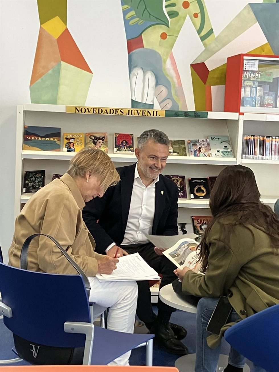 El encuentro se ha celebrado en la Biblioteca Rafael Azcona