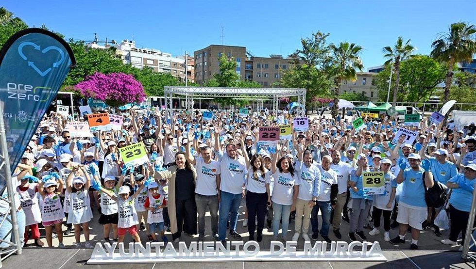 Participantes en la V edición del 'Reto Río Limpio'  del Ayuntamiento de Murcia y PreZero
