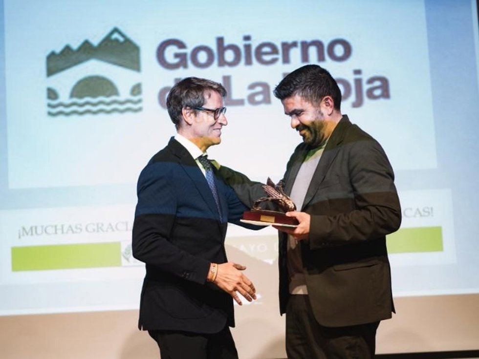 El presidente del Gobierno riojano, Gonzalo Capellán, ha recogido el premio
