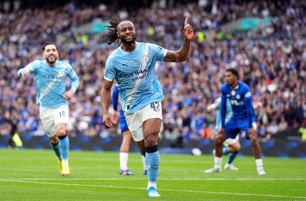 Antoine Semenyo celebra un gol con el Manchester City.