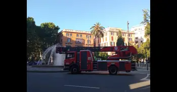 Un incendio quema un descampado cerca del Hospital Son Espases