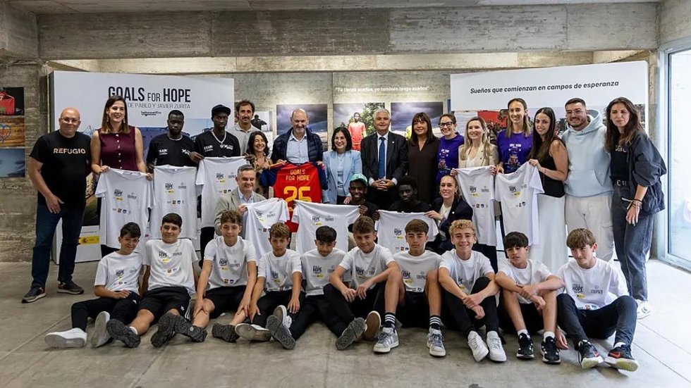 Rafael Louzán, en la inauguración de Goals For Hope en Las Palmas de Gran Canaria