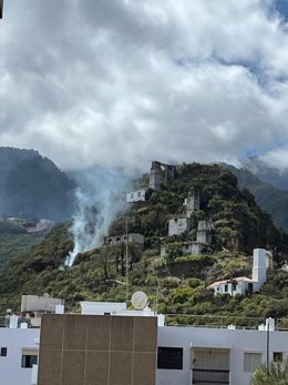 Sucesos.- Declarado un incendio en Los Molinos de Bellido, Santa Cruz de La Palma