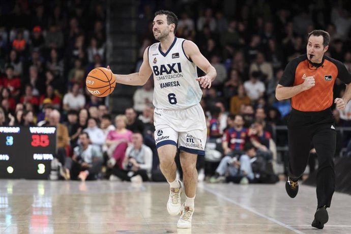 Archivo - Ferran Bassas, en un partido con el BAXI Manresa.