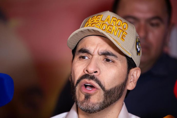 Archivo -  El candidato presidencial colombiano Abelardo de la Espriella, del movimiento político Defensores de la Patria