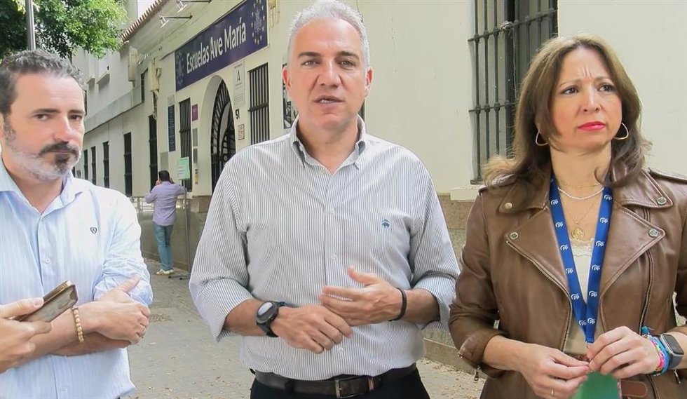 El vicesecretario de Política Autonómica y Local y Análisis Electoral del PP, Elías Bendodo, ha destacado este domingo tras ejercer su derecho al voto en las elecciones autonómicas andaluzas que "hoy puede ser un gran día para nuestra tierra".