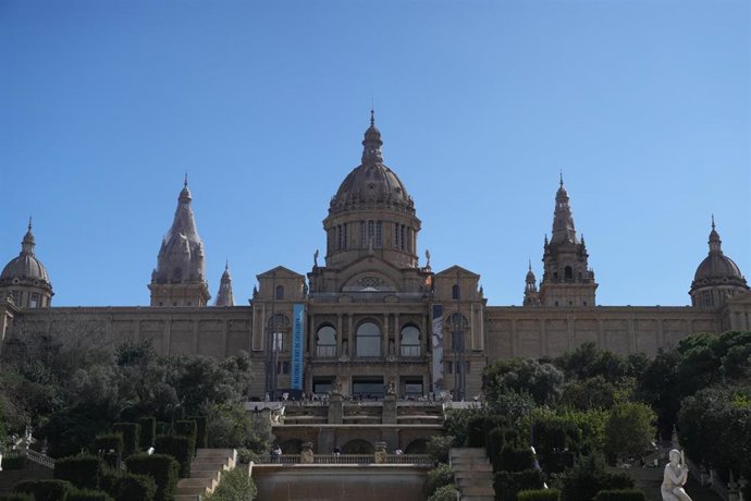 Archivo - La fachada exterior del MNAC.