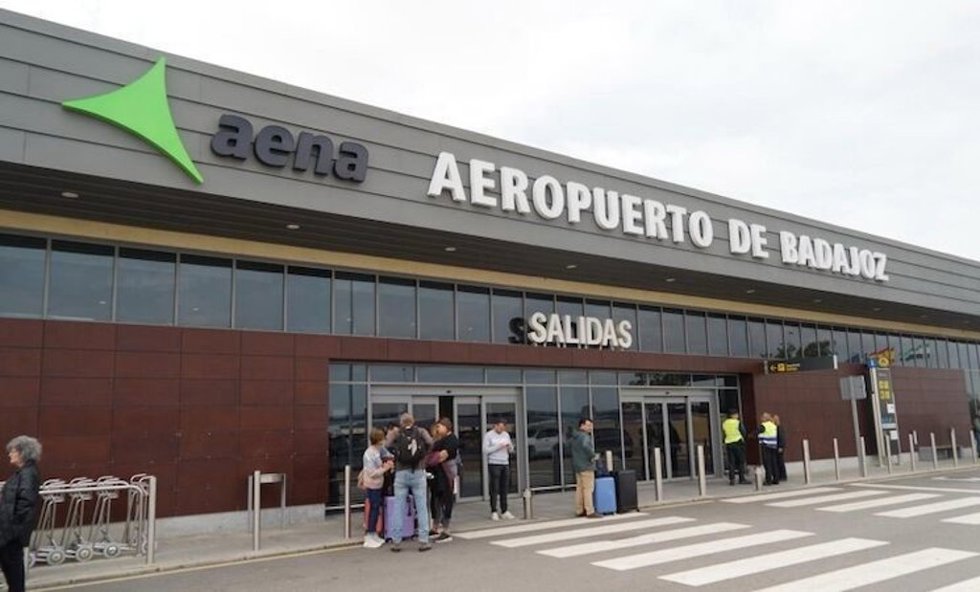 Imagen de la entrada al Aeropuerto de Badajoz