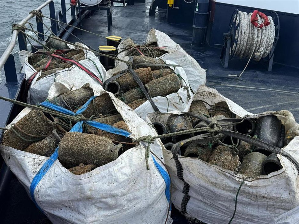 Gardacostas decomisa 430 cacharros ilegales para la pesca del pulpo en la costa de A Guarda (Pontevedra), a 3 de mayo de 2026.