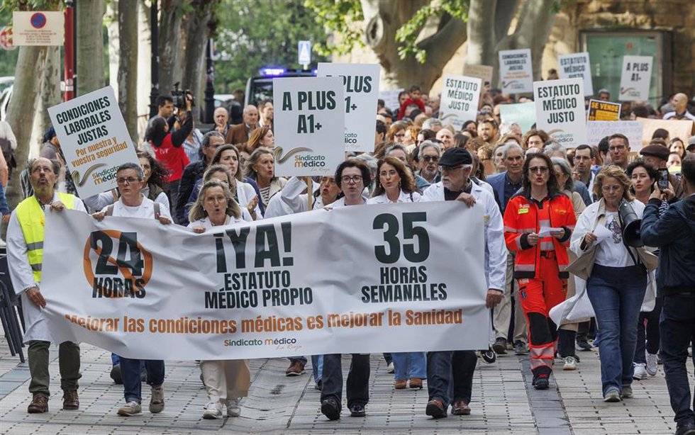 Manifestación convocada por el Sindicato Médico