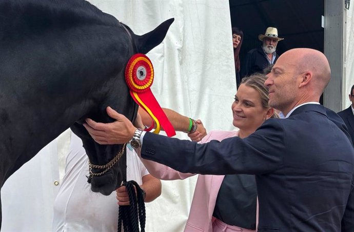 La presidenta del Govern, Marga Prohens, en la feria Menorca Horse Week