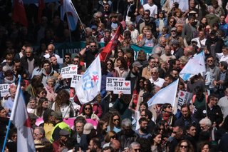 Desenes de persones durant la manifestació