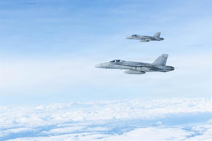Archivo - Aviones de combate F-18 (archivo)