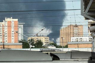 RUSSIA, MOSCOW - MAY 17, 2026: Smoke billows from a fire near Cherkizovskaya station of the Moscow Metro as seen from Leningradsky railway station,Image: 1099787762, License: Rights-managed, Restrictions: * Switzerland And Russia Rights Out *, Model Relea
