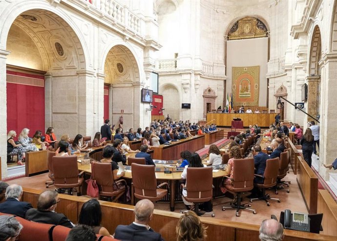 Archivo - Sesión constitutiva de la XII legislatura en el Parlamento de Andalucía (Foto de archivo).