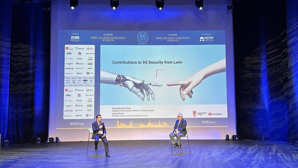 La ULE ha estado presente en el 5G Forum celebrado en Sevilla, uno de los encuentros de referencia en conectividad avanzada y telecomunicaciones.