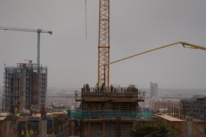 Archivo - Habitatges en construcció a Barcelona