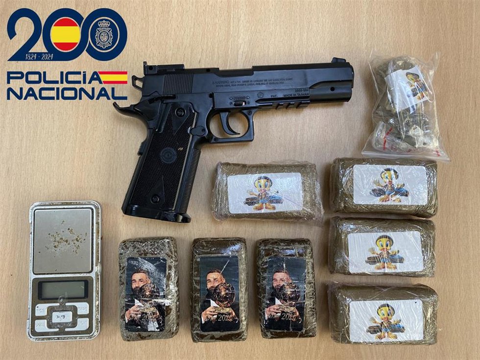 Desarticulado un punto de venta de droga en el barrio ferrolano de Recimil, en las inmediaciones de un centro educativo