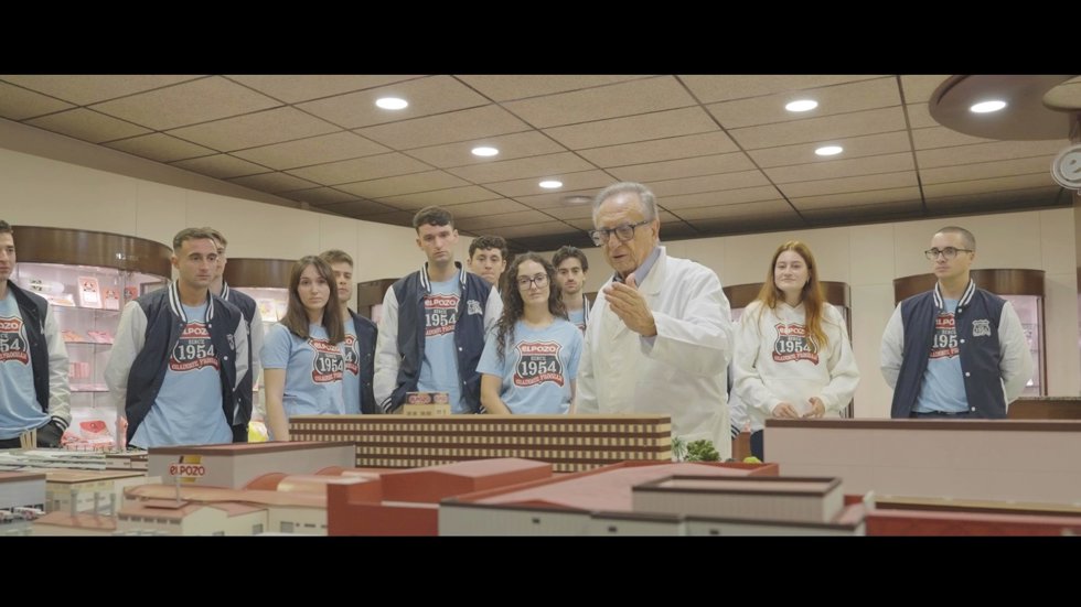 Participantes de ‘Graduate Program’ en una de las sesiones de la iniciativa con el presidente, Tomás Fuertes