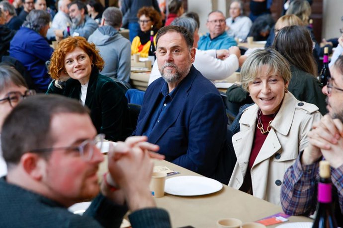 Archivo - La secretària general, Elisenda Alamany; el president d'ERC, Oriol Junqueras, i la vicepresidenta del Parlament, Alba Vergés