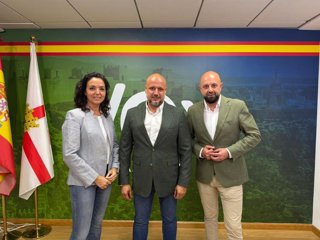 Los tres parlamentarios electos de Vox por Almería.