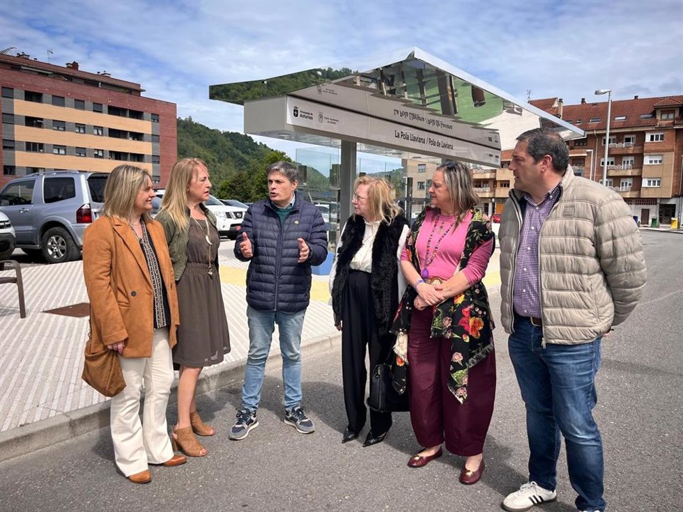 El diputado del PP Pedro de Rueda, visita Langreo.