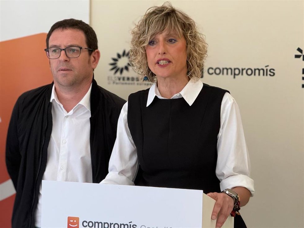 Verònica Ruiz junto al portavoz de Compromís en el Ayuntamiento, Ignasi Garcia