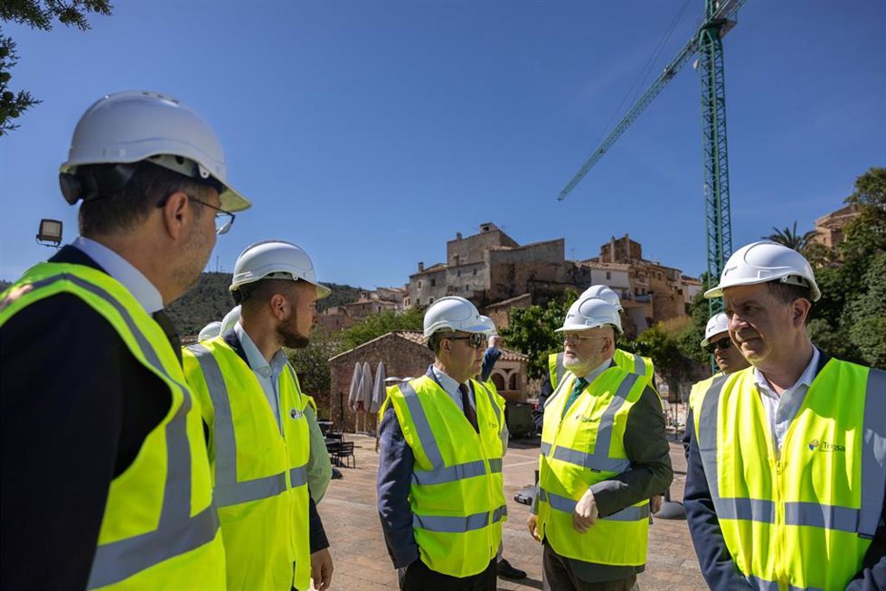 El presidente regional, Emiliano García-Page, visita Letur.
