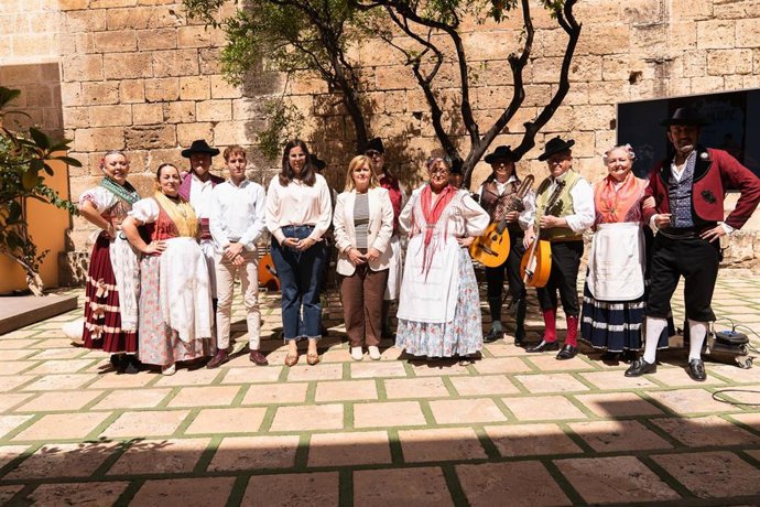 Presentación del Festival Nacional de Folklore 'Sebastián Enríquez' de Huécija (Almería).