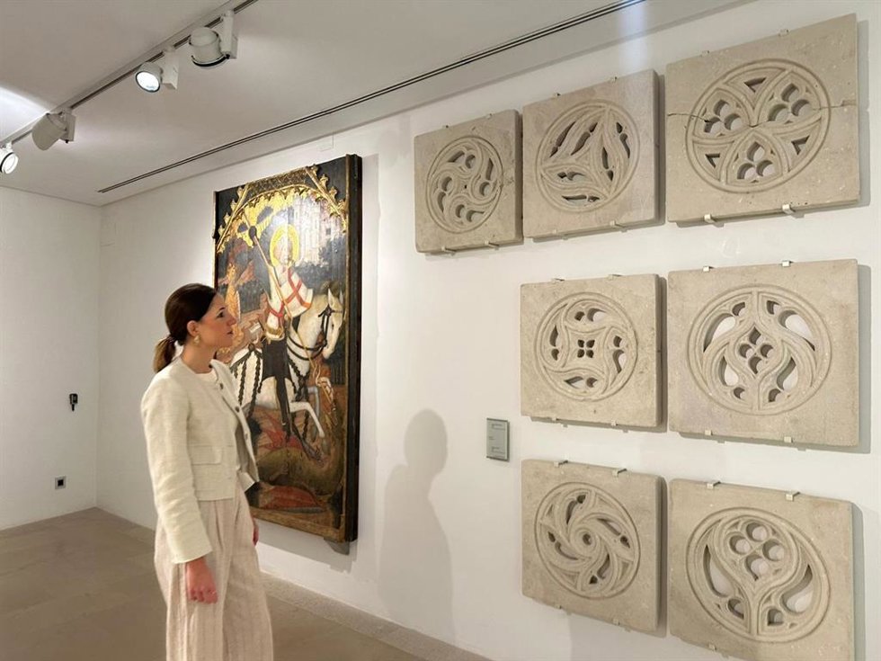 La vicepresidenta y consellera insular de Cultura y Patrimonio, Antònia Roca, en una visita al Museu de Mallorca.