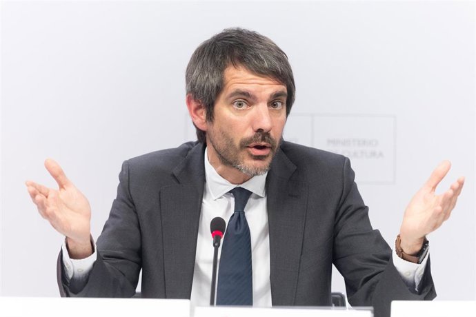 El ministro de Cultura, Ernest Urtasun, durante la presentación del programa ‘Cine Vecino’ en la sede del Ministerio de Cultura, a 18 de mayo de 2026, en Madrid (España). 