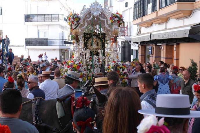 Salida de la Hermandad del Rocío de Ayamonte (Huelva).